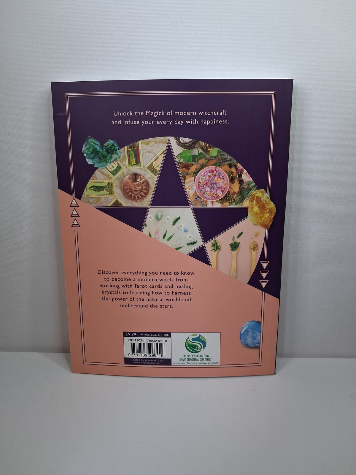 The Modern Witch's Guide to Happiness: Self-Care Rituals, Mystic Guidance & Magick Spells - Luna Bailey