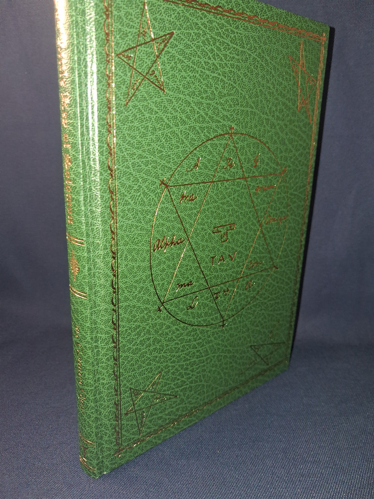 Lemegeton Clavicula Salomonis – The Little Key of Solomon  Edited by Gemma Gary